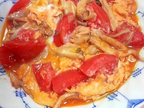 トマトと舞茸のふわふわ卵